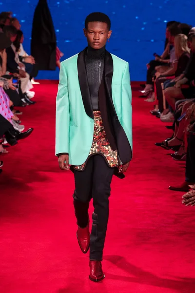 Look 43